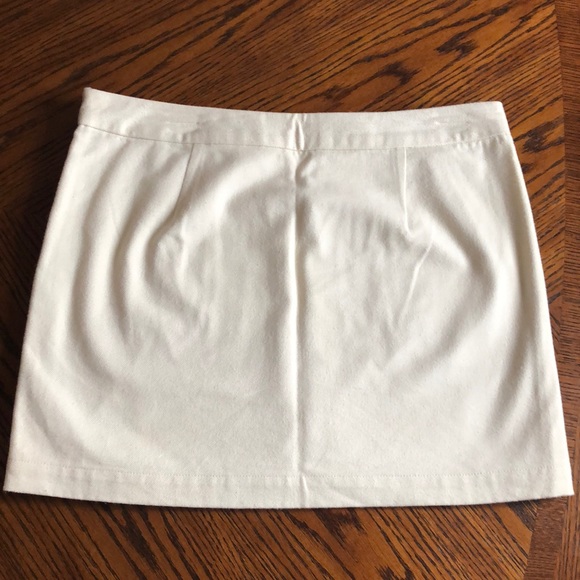 Cream Mini 😍 - Picture 2 of 6